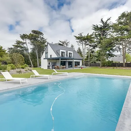 Beautiful House, Pool, And Beach Within Walking Distance In Piriac-sur-mer